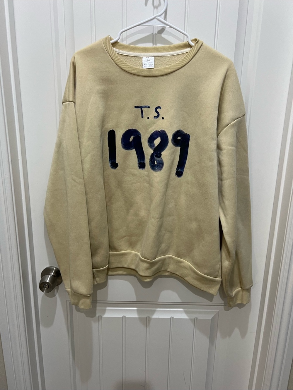 Cream '1989' Graphic Crewneck Sweatshirt